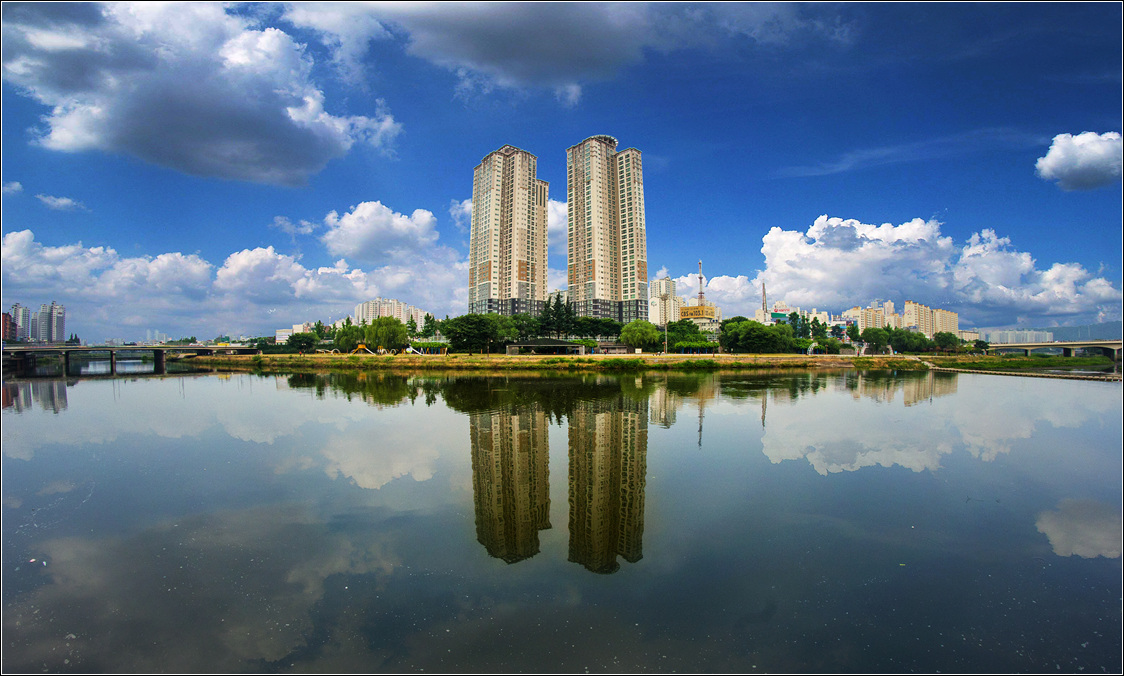 aMONG6919-1.jpg