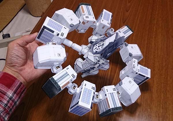 interstellar_endurance_spacecraft_papercraft_1.jpg